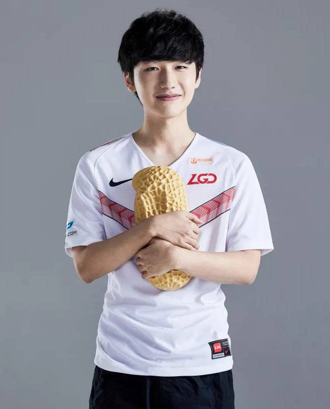 巴萨的引援 巴萨的引援