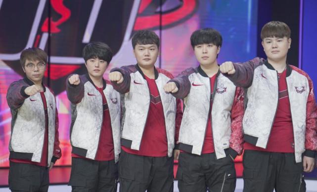 赛中的拼搏 赛中的拼搏